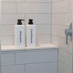 Shampoo And Conditioner Dispenser set Of 2 27oz Modern Refillable (New)